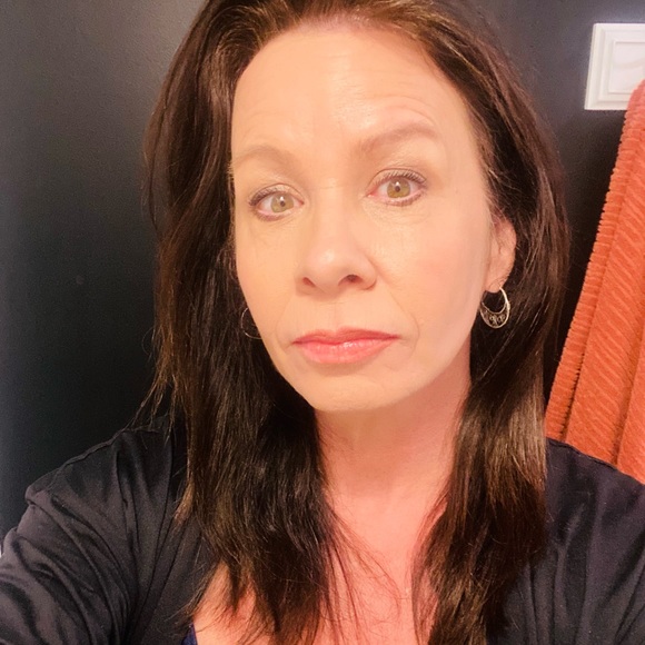 Meet your Posher, Kimberly - Picture 1 of 1